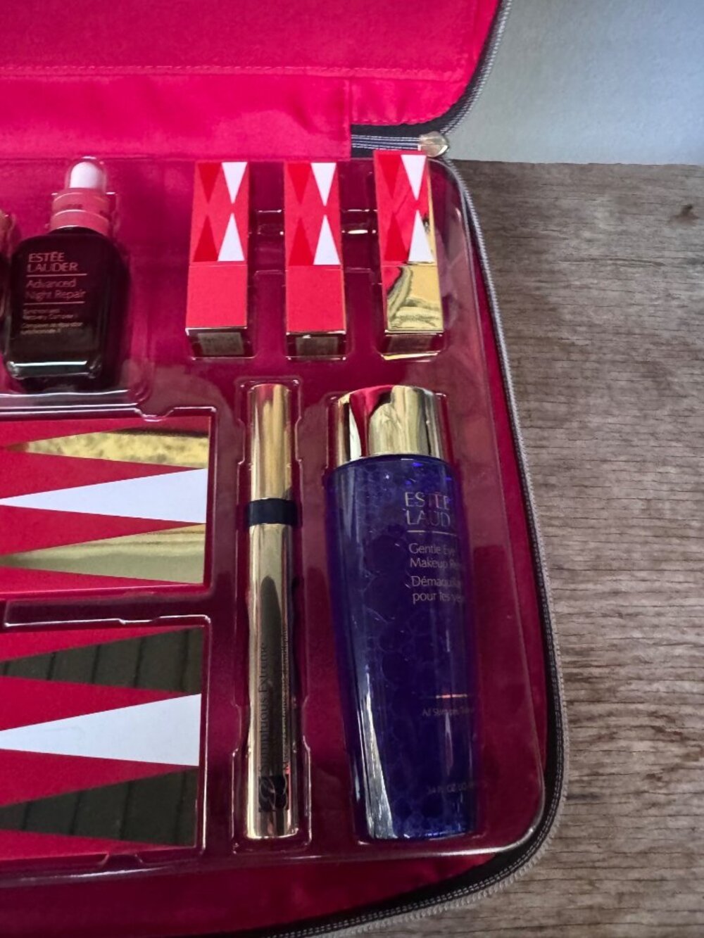 Estee Lauder Holiday Gift Set Makeup Skincare Train Case Advanced Night Repair - Picture 2 of 11